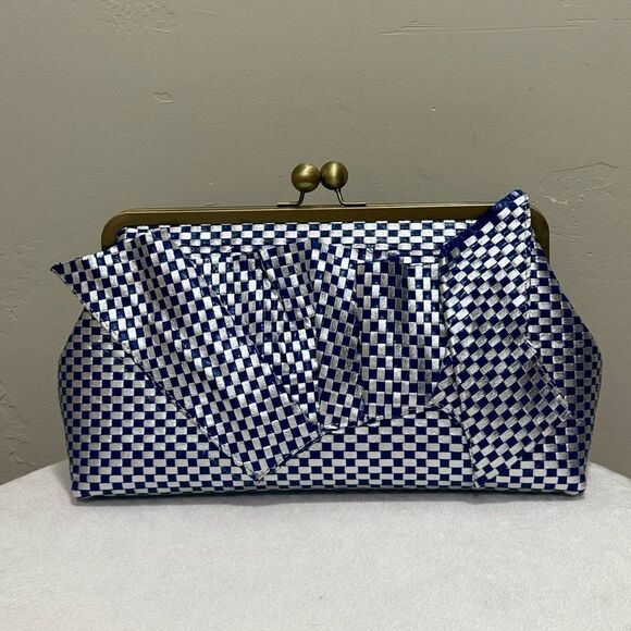 3D Abstract Art With Woven checkered Leather Handmade Oversized Kisslock Bag - Picture 8 of 17